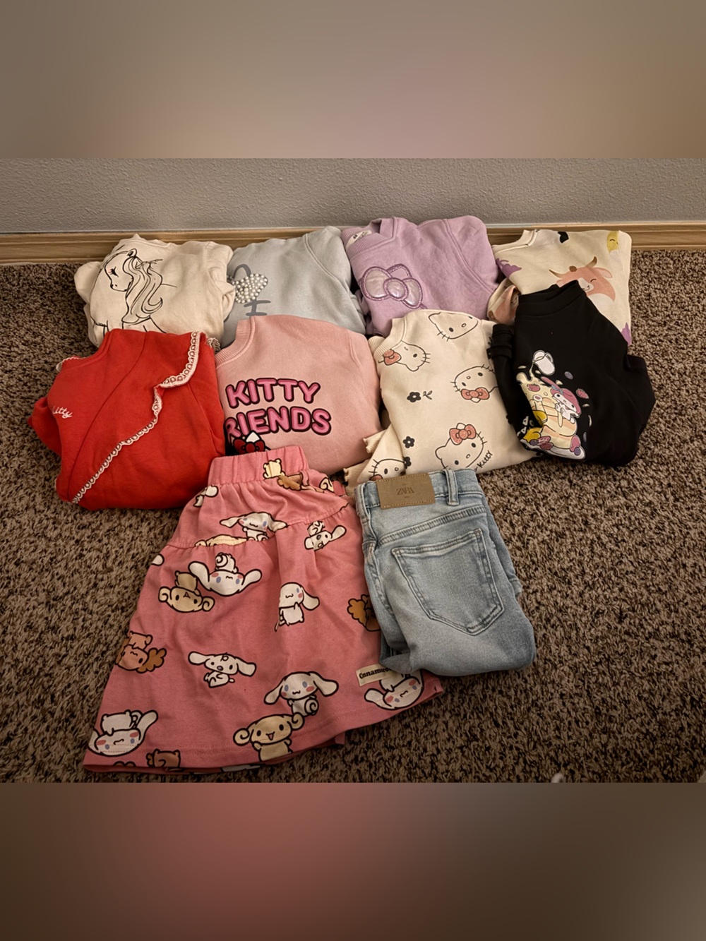 Lot of girls H&M & Zara clothes